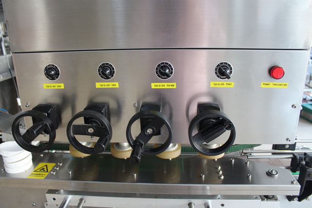 mesin capping dengan mengangkat (2).JPG