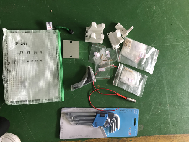 alat ganti untuk pelabelan bawah gincu.jpg