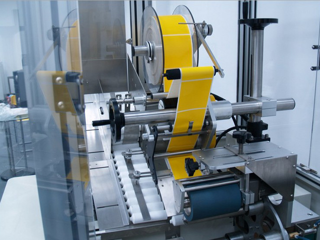 feeding tubes labeling process butiran untuk mesin pelabelan.jpg