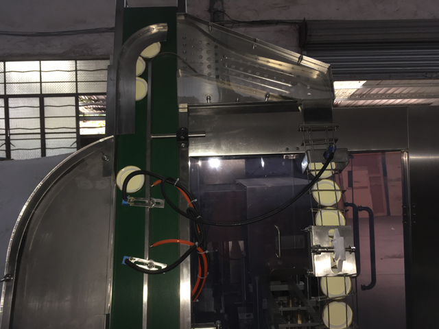 sistem pengangkat topi.jpg