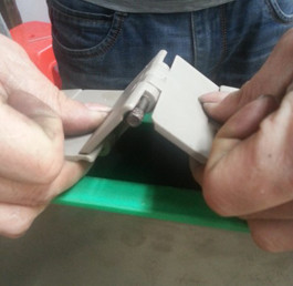 pin untuk pengedap sambungan.jpg