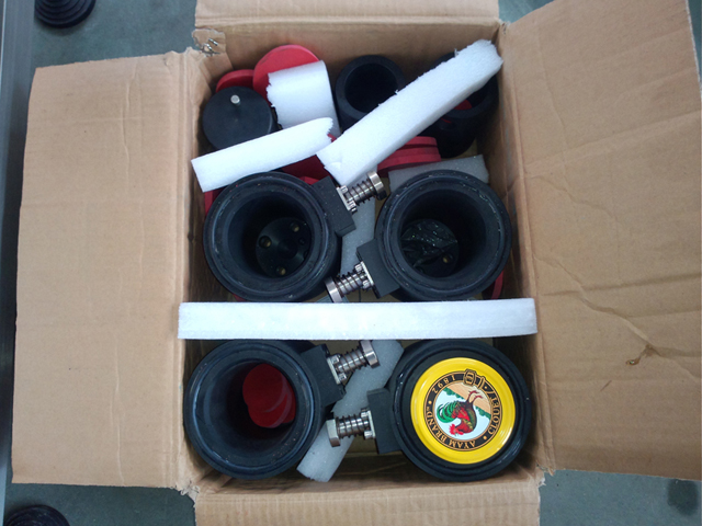 penutup kepala untuk acuan botol yang berbeza.jpg