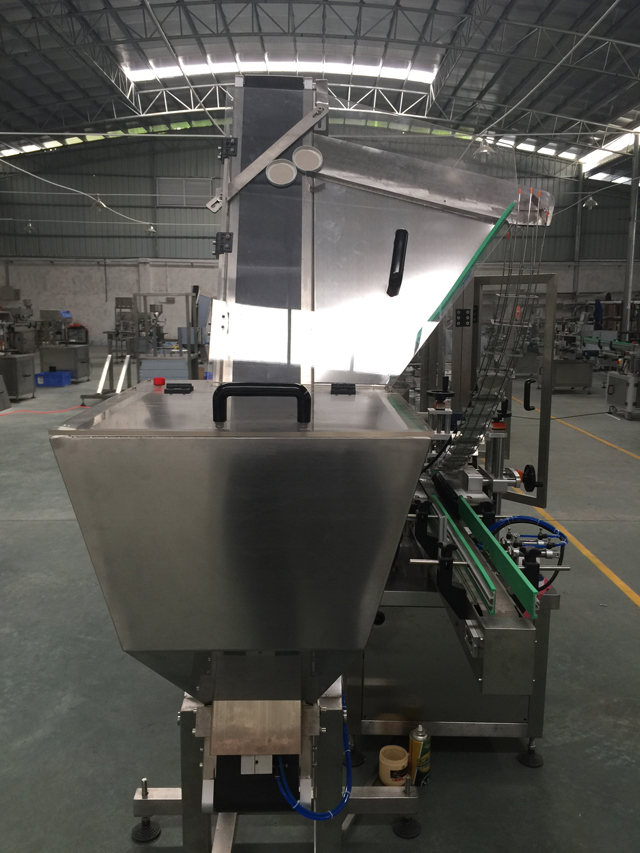 sistem pemakanan automatik topi.jpg