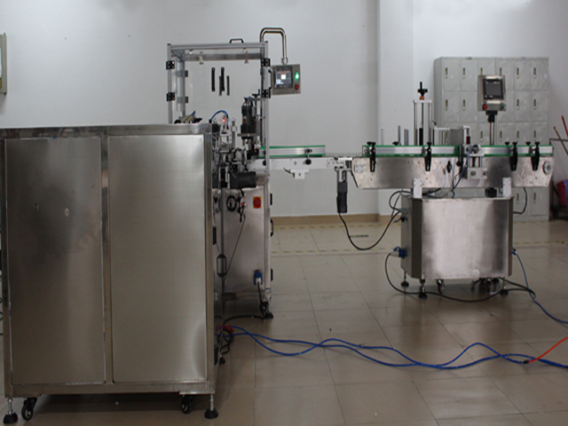 Botol menyusun garis cecair E.jpg