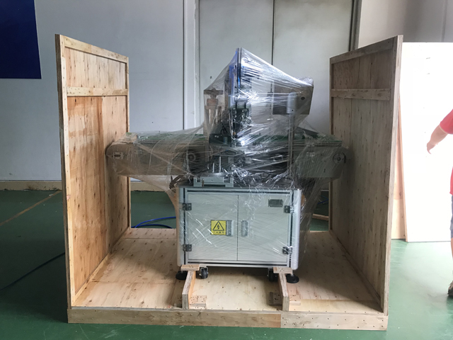 mesin pelabelan gincu.jpg