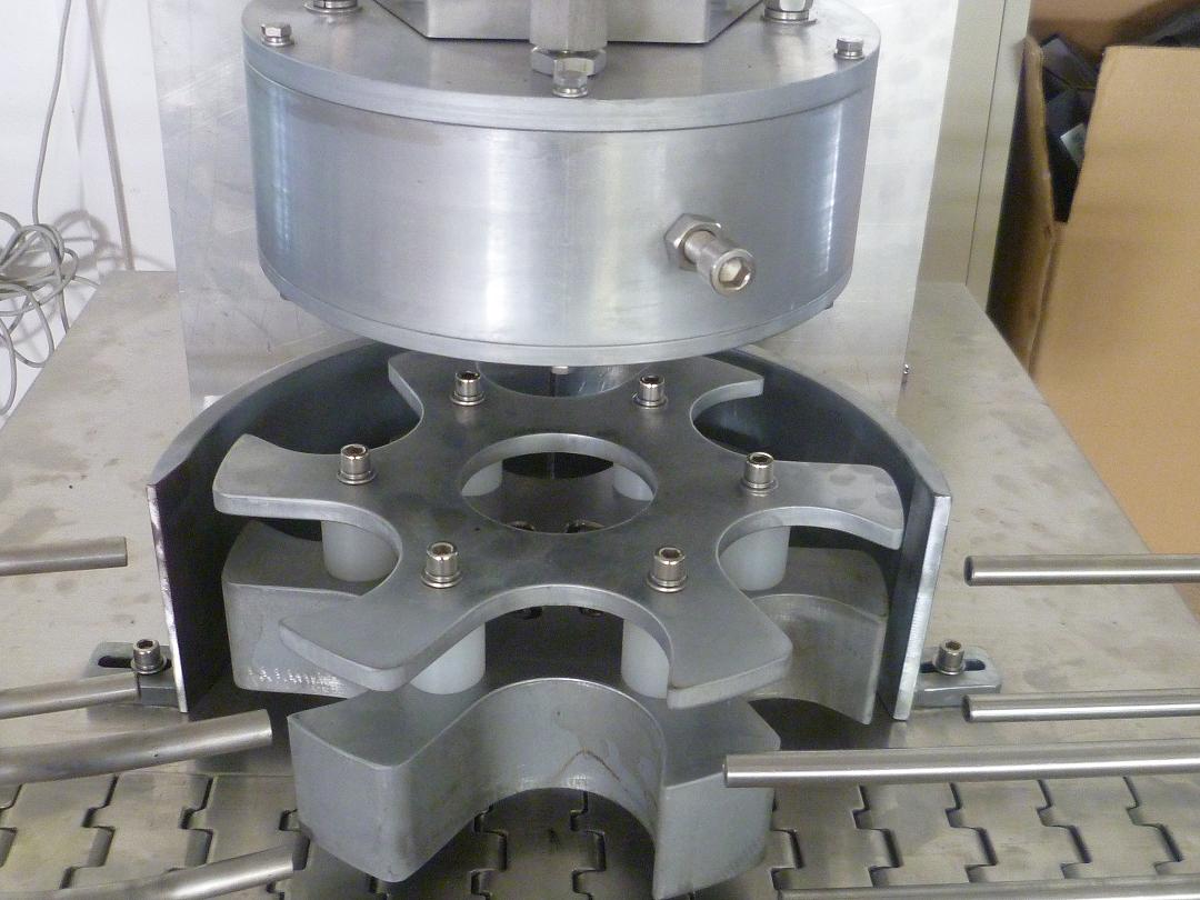 rotary vacuum capper machinery kepala putar mesin penutup vakum.JPG