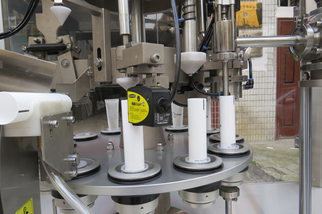 peralatan pengedap pengisi tiub.jpg