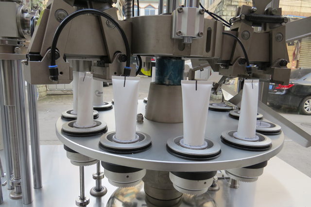 garisan pengedap pengisi tiub.jpg