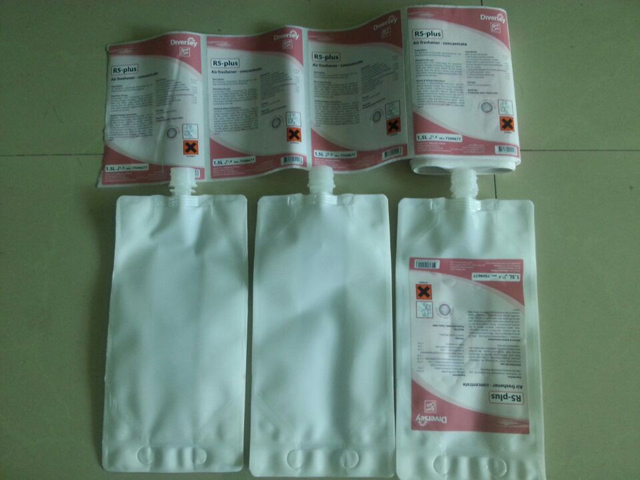 mesin pelabel beg separa automatik (4).jpg