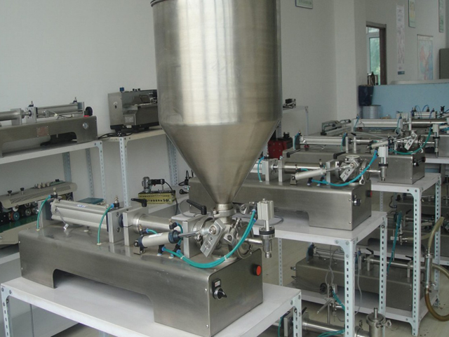 horizontal filling machine for both liquid and paste Mesin pengisian KRIM&CECAIR.jpg