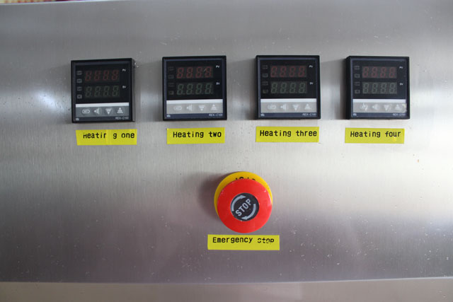 high speed automatic bottles screw capping machine tornillo de botella de nivelación de la máquina GAMBAR DEKAT MESIN PENAMPILAN Skru.jpg