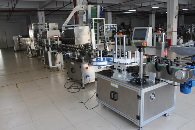 automatic bottle screw capping machine MESIN CAPING SKRU KELAJUAN TINGGI.jpg