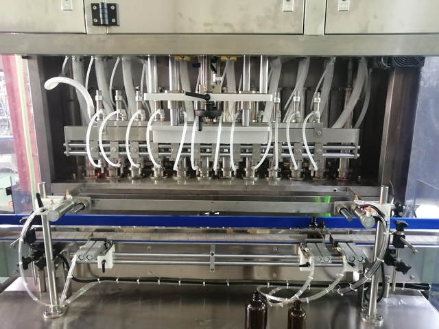 Mesin pengisian 12 kepala dengan pemanas campuran (4).jpg