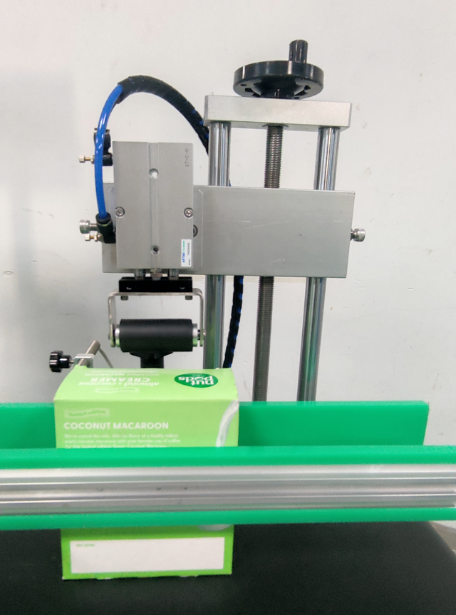 butiran pelabel pelekat.jpg