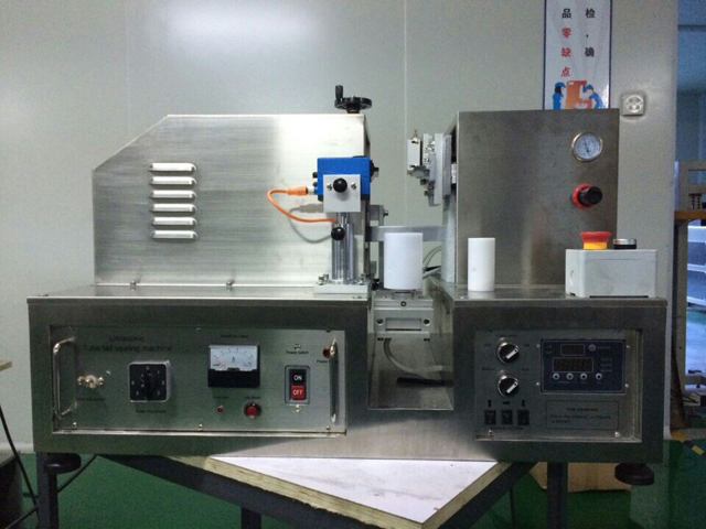 semi automatic tubes sealing machine mesin pengedap tiub ultrasonik.jpg