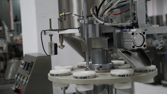 plastik pengedap pengisi tiub.jpg