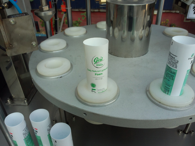 tubes for filling sealing pengedap pengisi tiub untuk krim.jpg