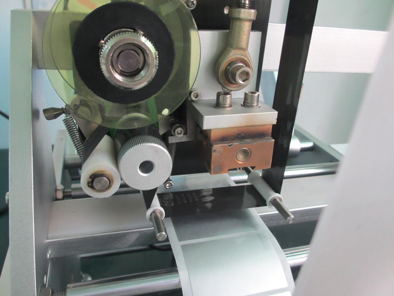 syringe labeling with printing coding function label picagari dengan pengekod percetakan (5).JPG