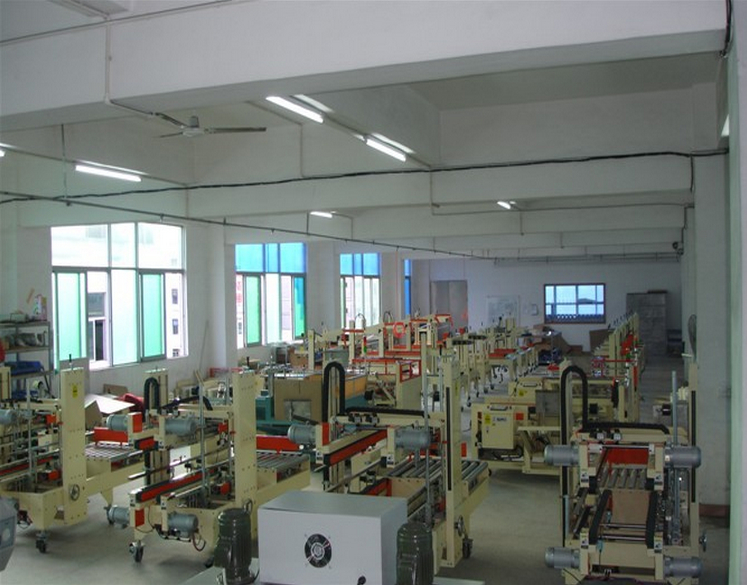 semi automatic carton sealing equipment peralatan pengedap karton semi auto.jpg