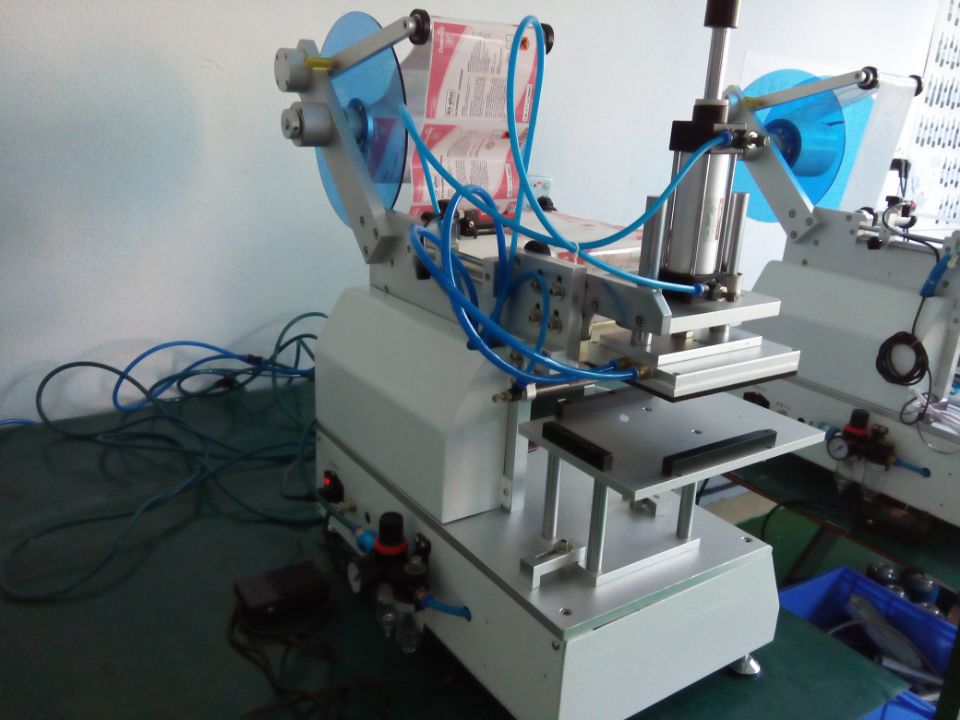 bags labeling machine customized pukulan belakang untuk mesin pelabelan beg.jpg